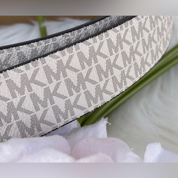 Michael Kors Women's Vanilla Faux Leather Belt - Picture 7 of 11